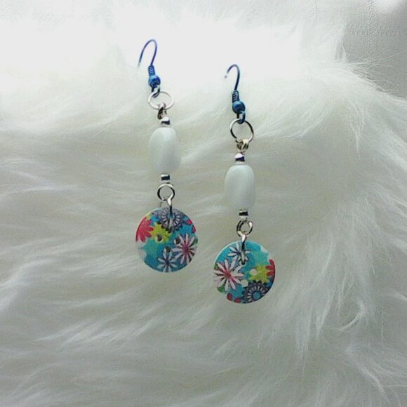 No. 1805 Pretty handmade earrings with half-inch diameter buttons - Picture 1 of 1